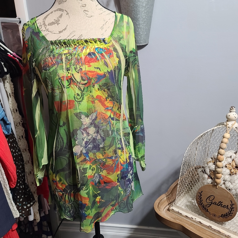 NWOT / B.L.E.U. / SZ L / GREEN W/RHINESTONES